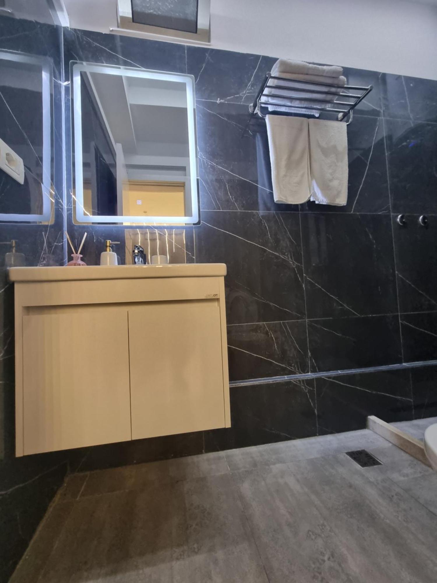 Mon Prive Apartment Tiranë Ngoại thất bức ảnh